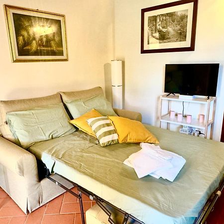 Casa Vacanza Villaggio Poggio Rosso Arezzo Kültér fotó