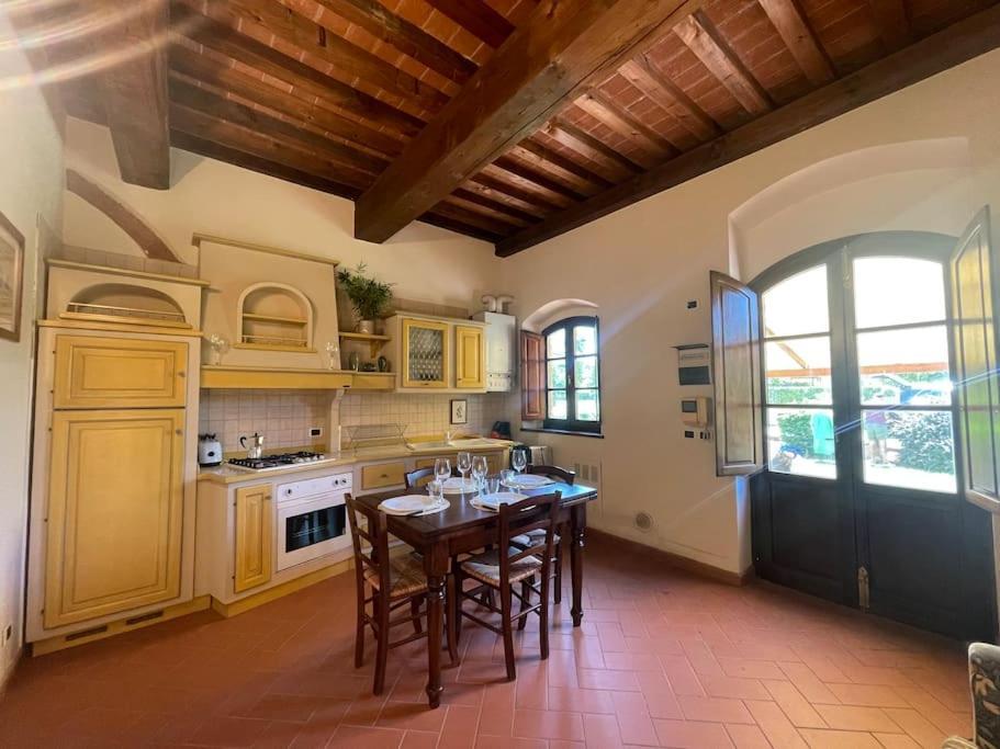 Casa Vacanza Villaggio Poggio Rosso Arezzo Kültér fotó