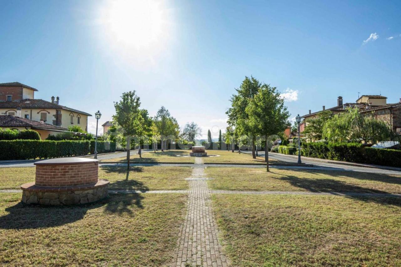 Casa Vacanza Villaggio Poggio Rosso Arezzo Kültér fotó