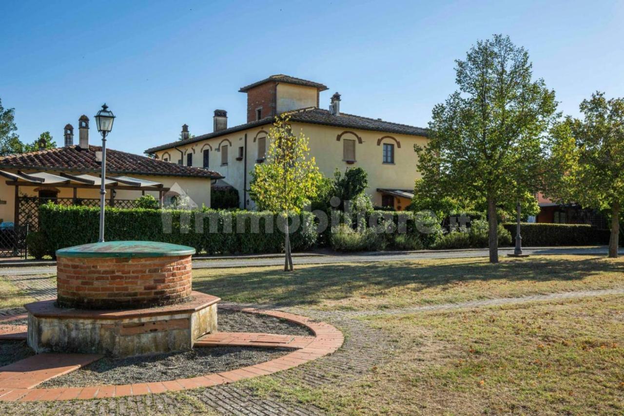 Casa Vacanza Villaggio Poggio Rosso Arezzo Kültér fotó