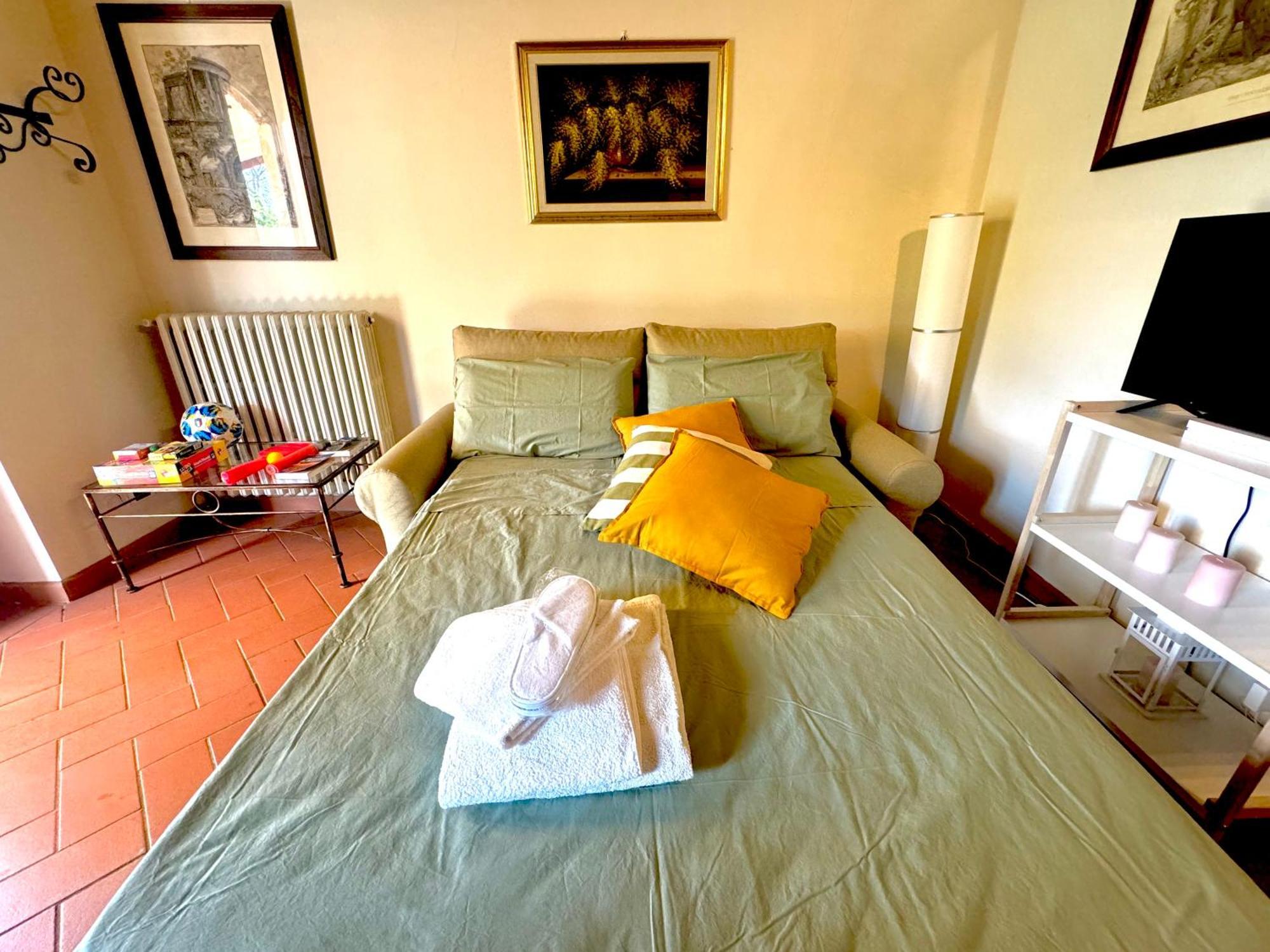 Casa Vacanza Villaggio Poggio Rosso Arezzo Kültér fotó